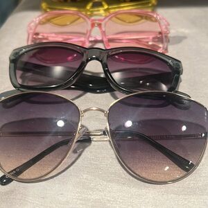 🎉1 hr sale 🎉Sunglasses 5 bundle
